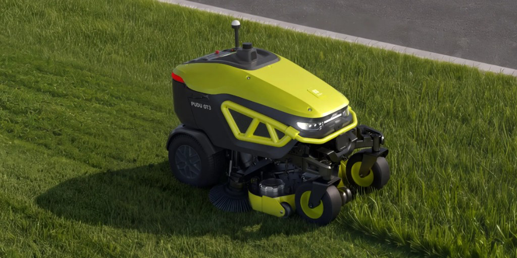 PUDU GT3 em modo corte e varrição em gramado comercial